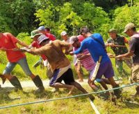 Serda Doddy Bohang Babinsa Koramil 1709-03, Bersama masyarakat gotong royong membangun Jembatan
