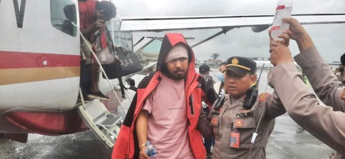 berita_232408090847_korban-penembakan-kkb-di-puncak-dievakuasi-ke-timika