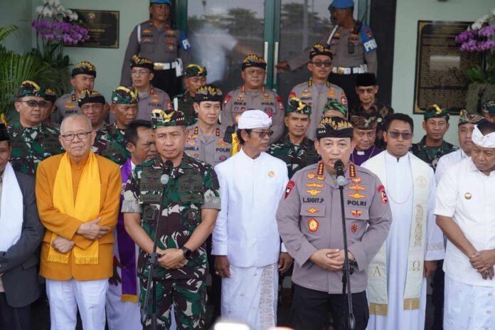 Konferensi Pers Panglima TNI Jenderal TNI Agus Subiyanto bersama Kapolri Jenderal Pol. Listyo Sigit Prabowo usai menghadiri acara Doa Bersama Lintas Agama TNI-Polri dan Masyarakat Bali untuk menyukseskan Pemilihan Kepala Daerah (Pilkada) Serentak Tahun 2024. (Sumber foto Puspen TNI)