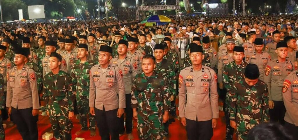 Doa bersama digelar sebagai upaya mempererat persatuan dan menjaga suasana damai menjelang pelaksanaan Pemilihan Kepala Daerah (Pilkada) serentak tahun 2024. (Sumber foto Puspen TNI)