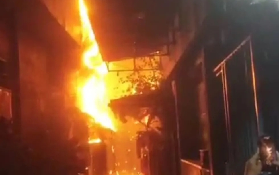 27 RUMAH HANGUS TERBAKAR, 270 ORANG MENGUNGSI DI TAMBORA