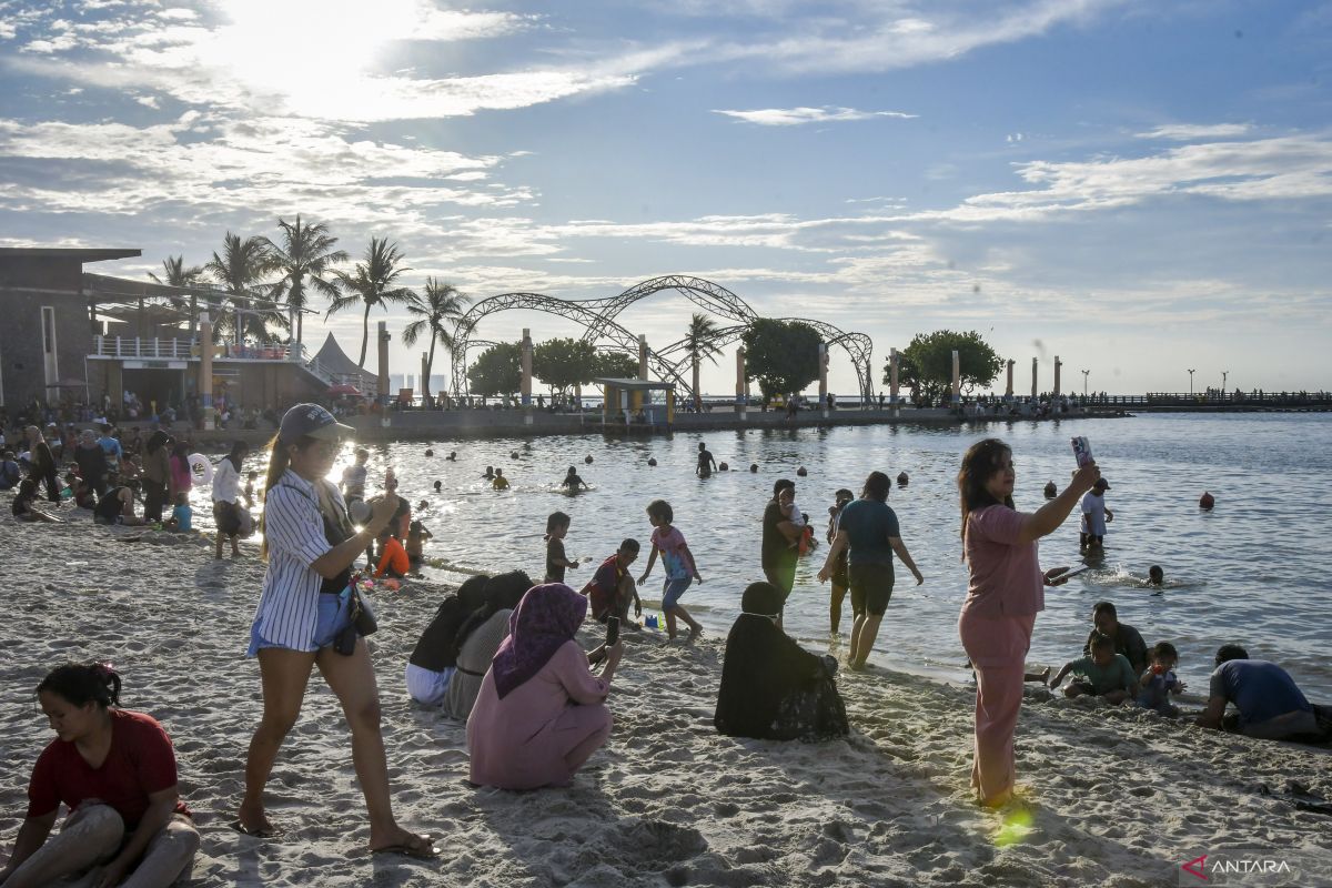 32.690 ORANG PADATI ANCOL DI LIBUR. IDUL ADHA 1447 HIJRIAH