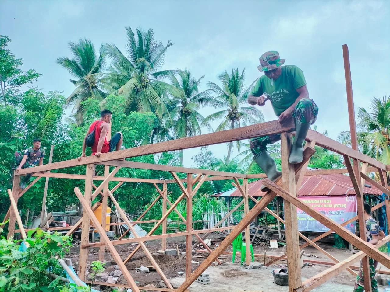 Demi Tepat Waktu, Kodim 1625/Ngada Terus Gencar Kerjakan Rehab RTLH di Nagekeo