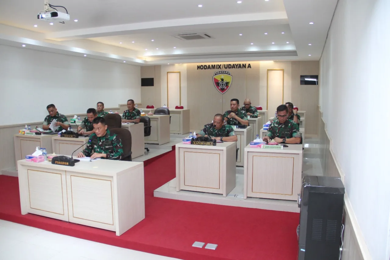Laksanakan Tugas Sesuai Program dan Tupok TNI AD, Pangdam IX/Udy Gelar Jam Pimpinan