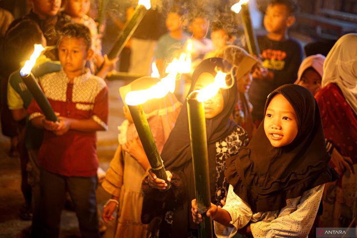 TRADISI TAKBIR KELILING, PAWAI OBOR SAMBUT HARI RAYA IDUL ADHA