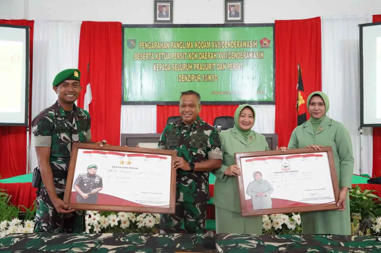 Pesan Pangdam Dan Ketua Persit KCK PD XVII/Cenderawasih Kepada Prajurit Serta Persit KCK Ranting BS 2 Denzipur 10/KYD