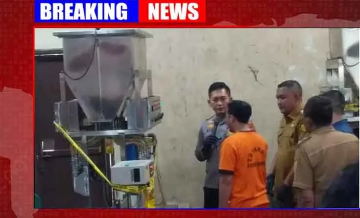 POLISI BONGKAR GUDANG PRODUKSI PENAKARAN ULANG MINYAKITA DI BOGOR