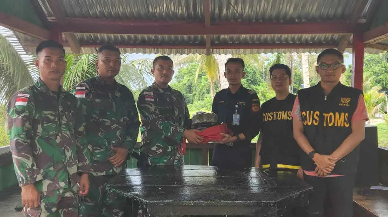 Satgas Pamtas RI-PNG Yonif 132/BS Dan Bea Cukai Wilker Skouw Gagalkan Transaksi 1.838 Gram Ganja Di Perbatasan RI PNG
