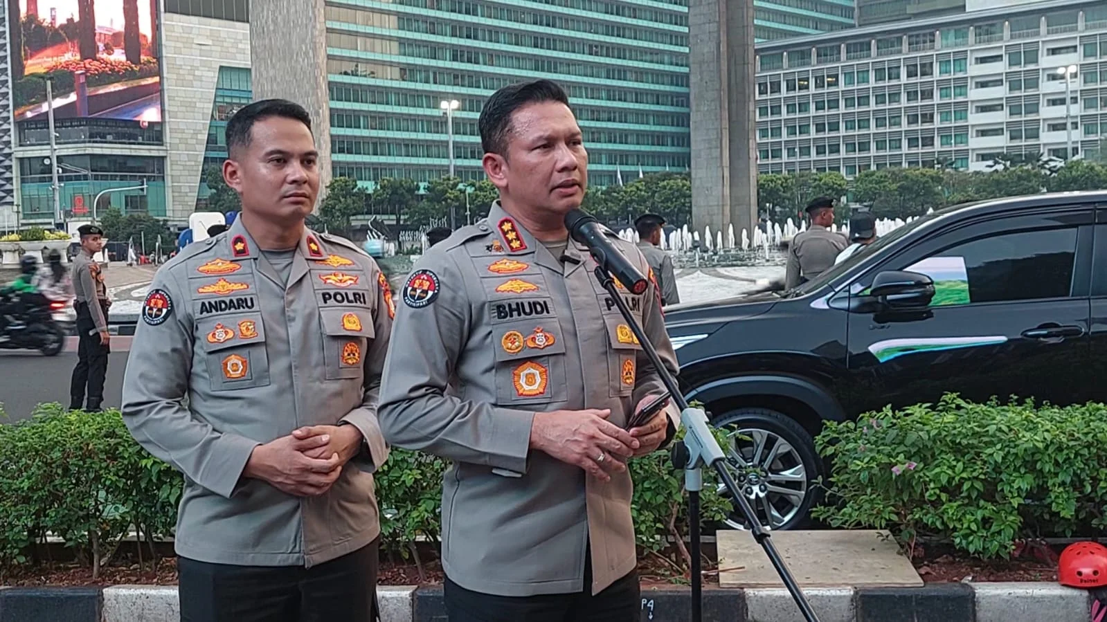 POLISI KERAHKAN 5955 PERSONEL GABUNGAN AMANKAN AKSI DEMONSTRASI SENIN DI JAKARTA