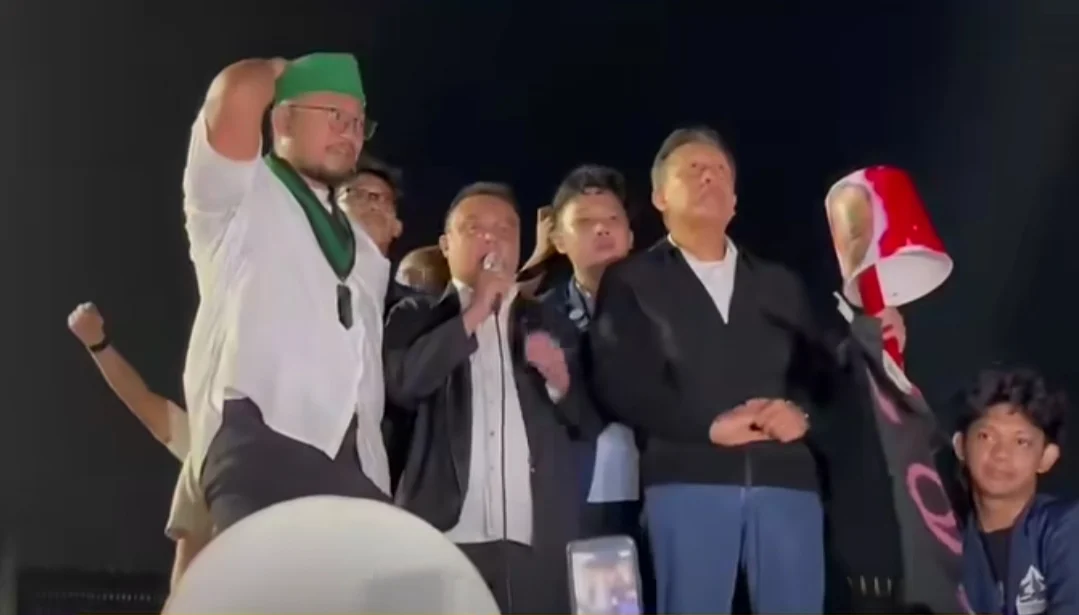 WAKIL KETUA DPR RI TERIMA ASPIRASI ELEMEN MAHASISWA YANG GELAR AKSI DI DEPAN GEDUNG DPR DAN MPR RI