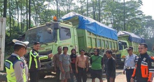 POLISI TERTIBKAN GALIAN TANAH DI SERANG