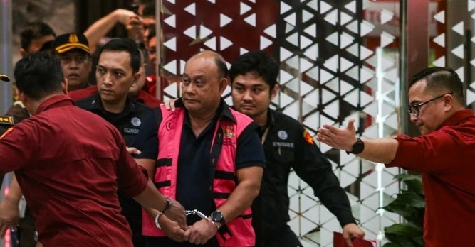 SEHARI DI COPOT, EKS KEPALA BGN DITANGKAP DAN DITAHAN KEJAGUNG
