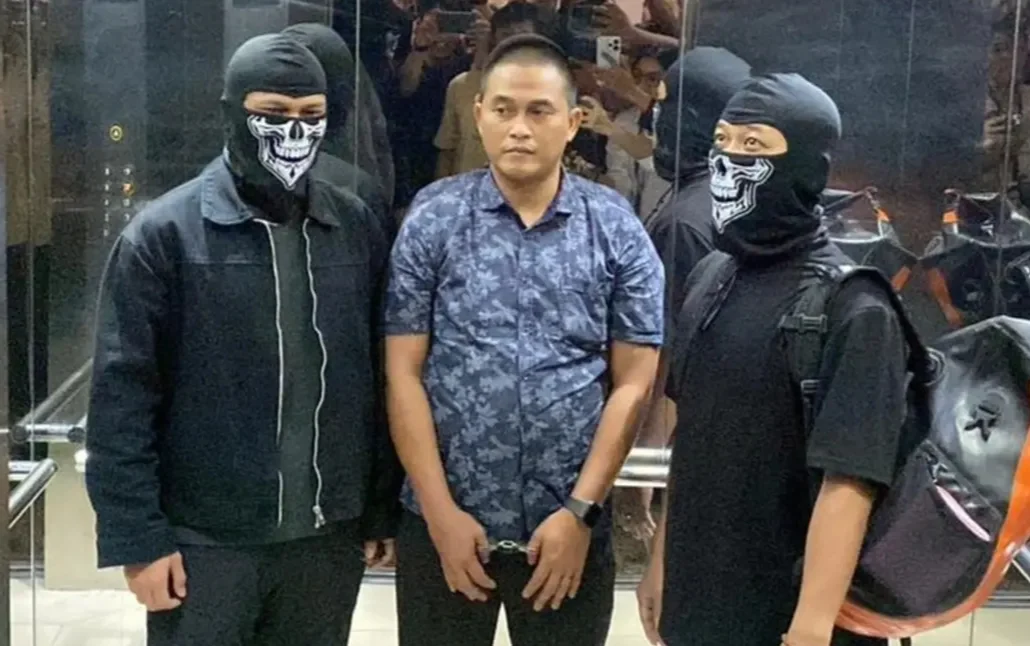 BEKING KAMPUNG NARKOBA DI SAMARINDA, MANTAN ANGGOTA BRIMOB DITAHAN BARESKRIM POLRI