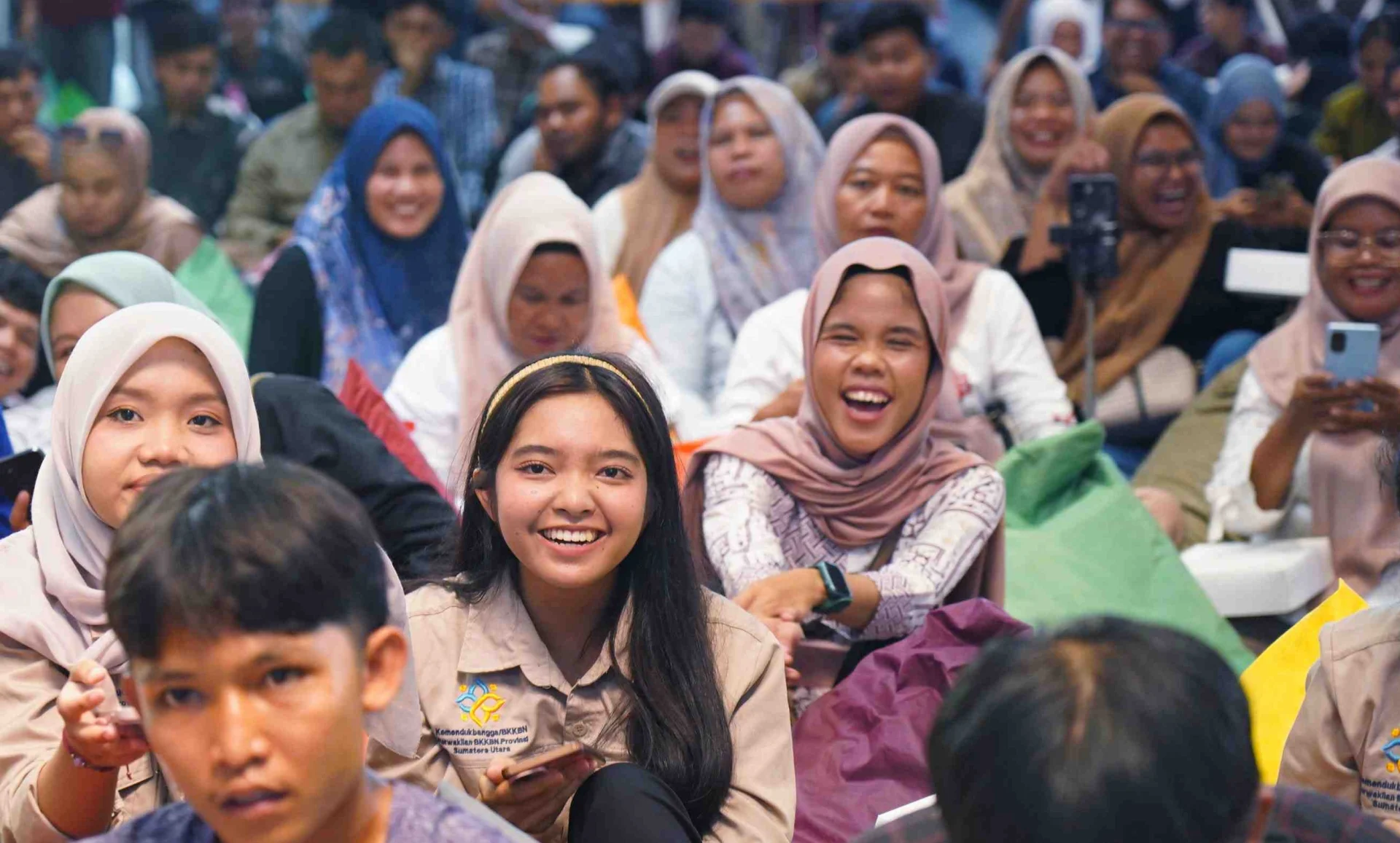 MEUTYA MINTA GENERASI MUDA SEKARANG JADI DUTA INTERNET SEHAT