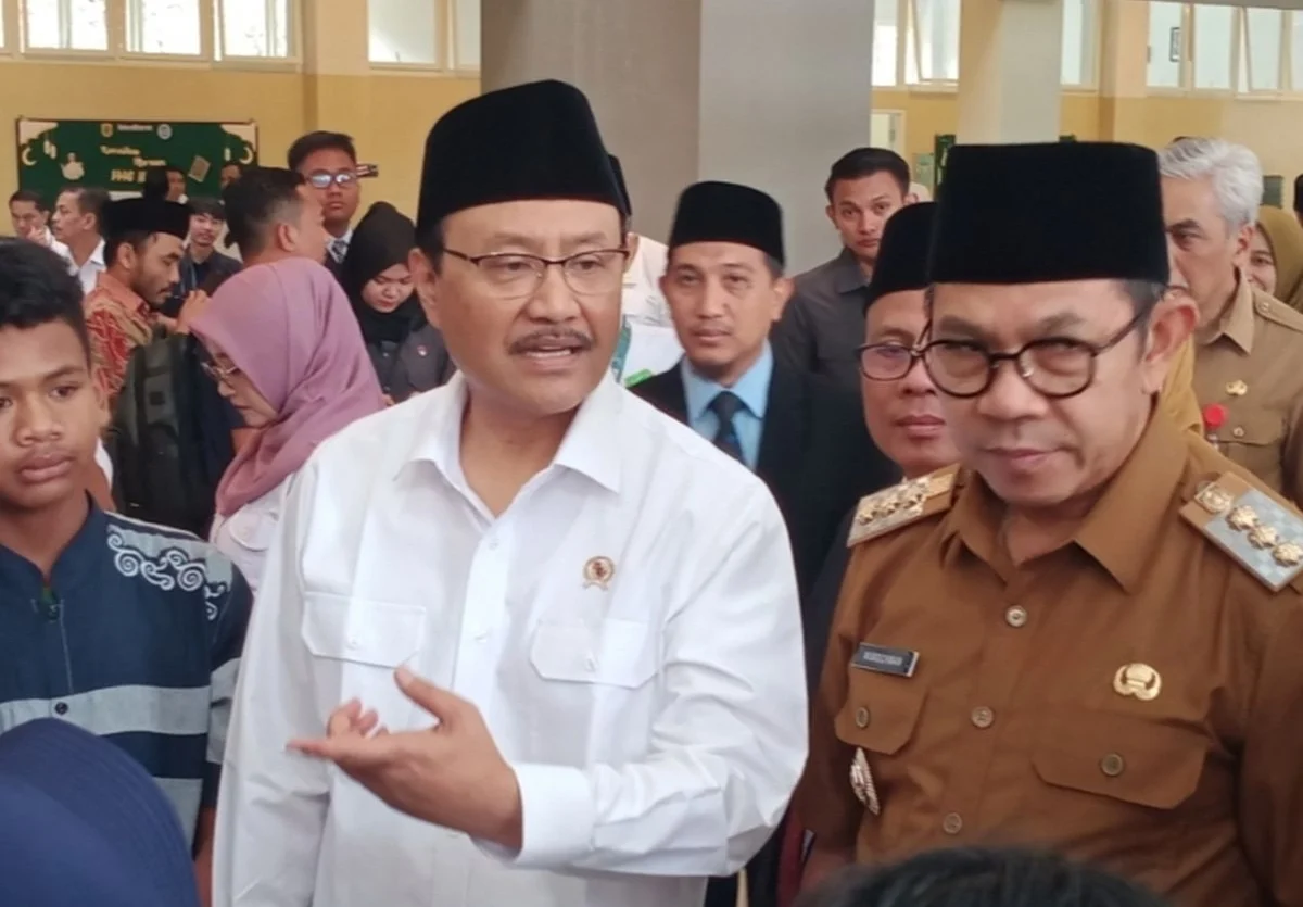 MENTERI SOSIAL TEGASKAN TIDAK BOLEH ADA TITIPAN DALAM PENENTUAN CALON SISWA SEKOLAH RAKYAT