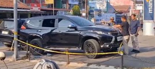 AKSI HEROIK NENEK TUKANG PARKIR, GAGALKAN PERAMPOK UANG 3,6 MILIAR DI BREBES
