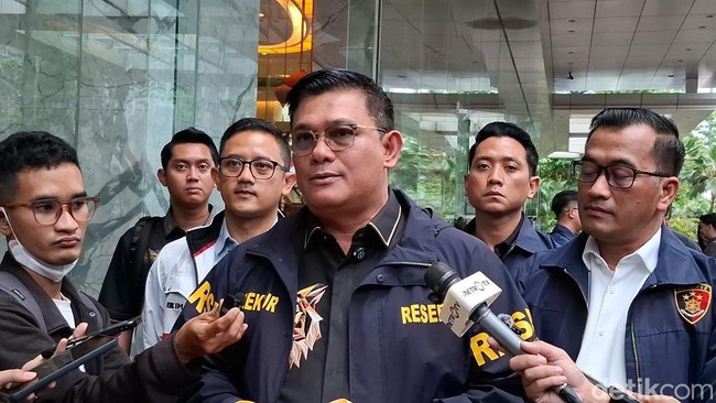 HAMPIR 1 TRILIUN KERUGIAN NEGARA BERHASIL DISELAMATKAN SATGAKUM LUNDUP POLRI DARI KASUS IMPOR ILEGAL