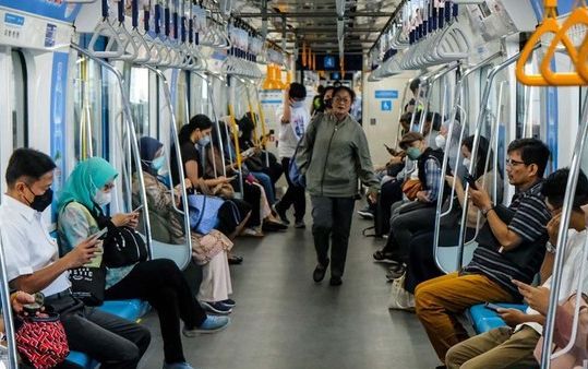 HUT DKI JAKARTA, NAIK MRT HANYA RP 1 RUPIAH