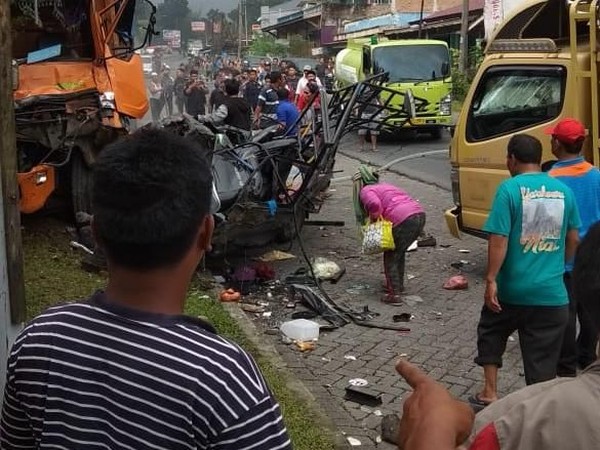 BERIKUT IDENTITAS KORBAN TEWAS DAN LUKA DALAM KECELAKAAN MAUT DI SIBOLANGIT