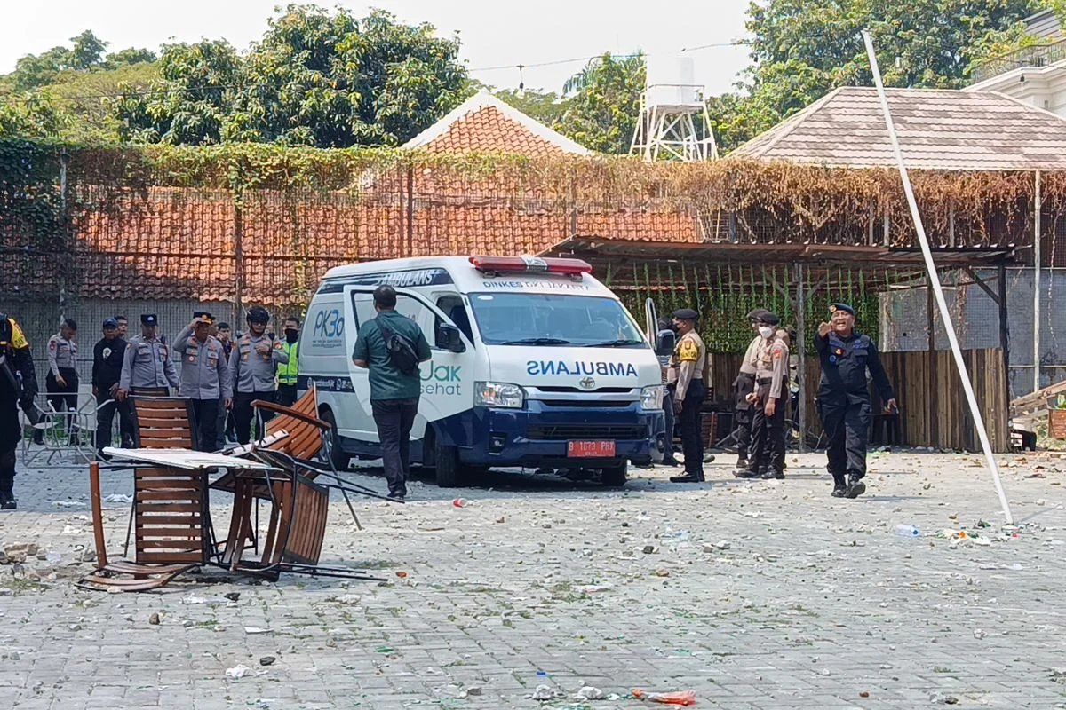 PASCA BENTROKAN DI JALAN TAMBAK POLISI TANGKAP 3 ORANG DAN PERIKSA 15 ORANG LAINNYA