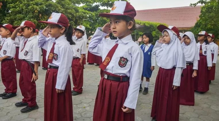 PENGAMAT PENDIDIKAN RESPON PENDISIPLINAN MILITERISTIK DISEKOLAH SANGAT TIDAK EFEKTIF