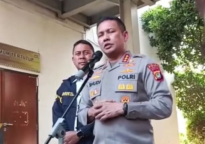 POLISI TANGKAP PELAKU TEROR BOM DI SDN SRENGSENG SAWAH JAGAKARSA