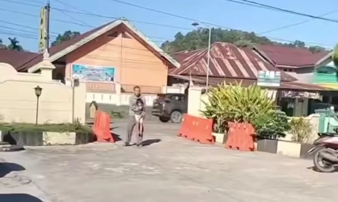 DIDUGA ODGJ, PAMAN TEGA SANDERA PONAKAN 3 TAHUN DI DEPAN KORAMIL SAMPARA