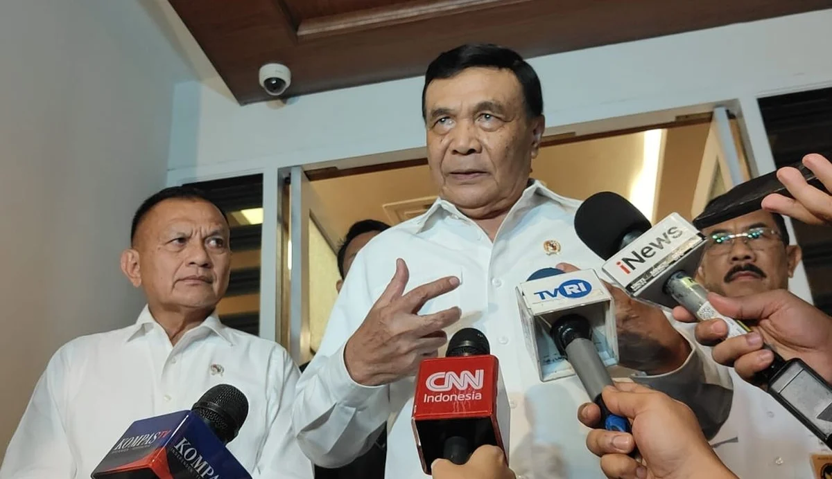 MENKOPOLKAM DJAMARI KECAM PENEMBAKAN PILOT HINGGA TEWAS DI BANDARA IPDEHEIK, YAHUKIMO