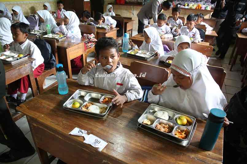 PENENTUAN KEBIJAKAN BARU MGB, PRESIDEN MINTA BGN KAJI ANGGARAN 15 RIBU PER-ANAK
