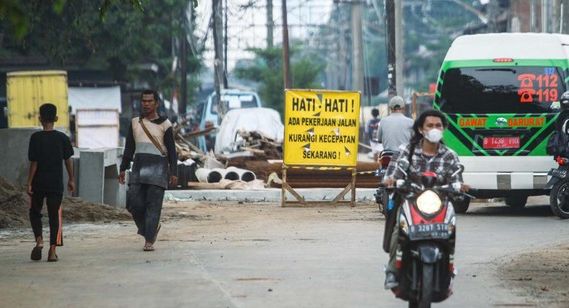 AWAL 2027, GUBERNUR TARGETKAN JALAN SEJAJAR DENGAN REL DI PASAR MINGGU