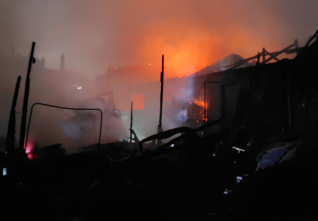 15 RUMAH DI PASEBAN, LUDES TERBAKAR