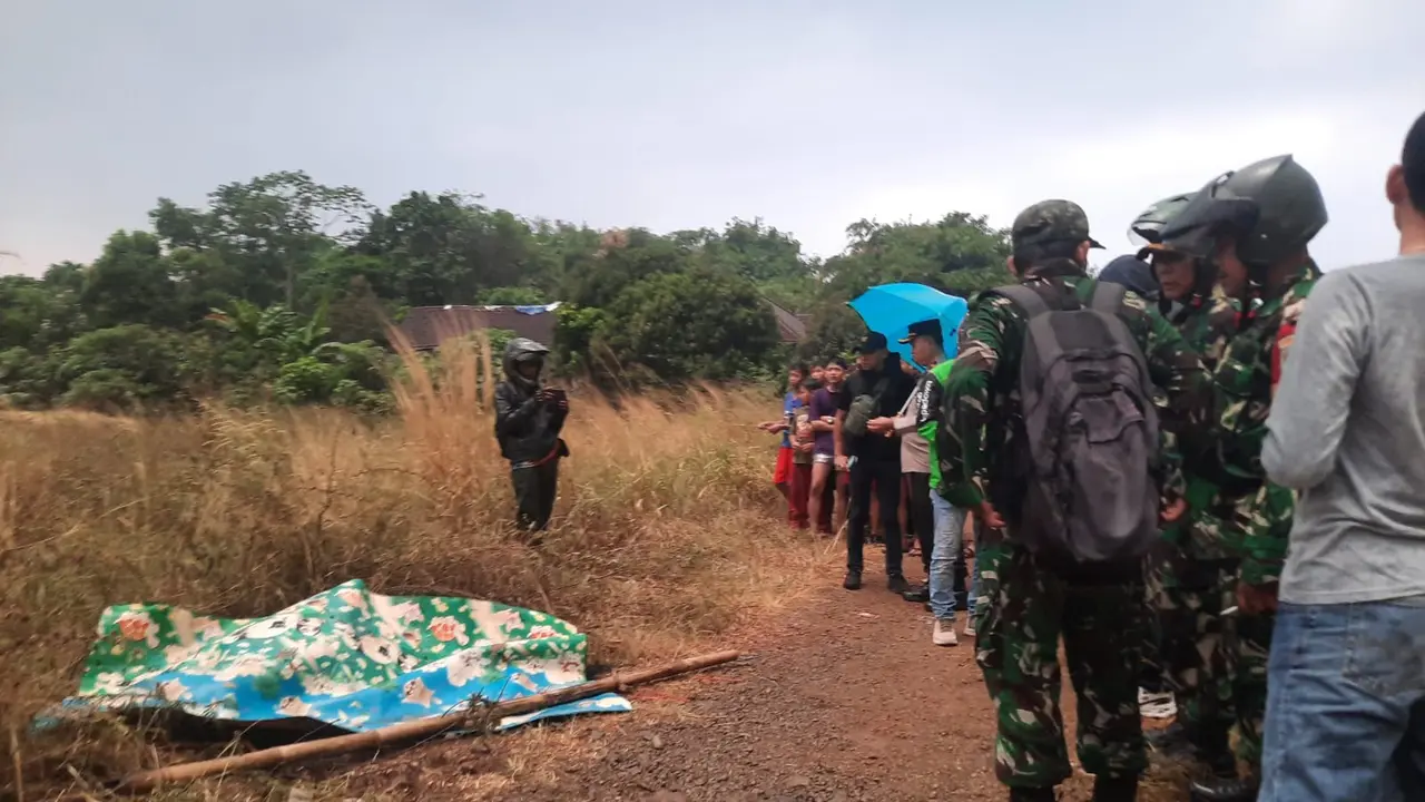 MAYAT PRIA TERMUTILASI DITEMUKAN DALAM KARUNG DI DEPOK