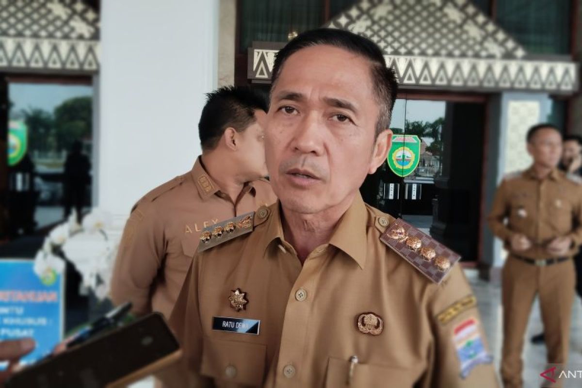 CAMAT YANG MINTA SUMBANGAN HUT RI RP 76 JUTA DISANGSI WALIKOTA