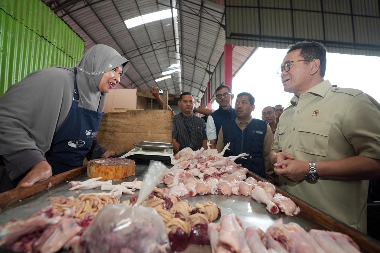SIDAK KE PASAR SUKOHARJO, MENDAG: BEBERKAN HARGA KEBUTUHAN POKOK