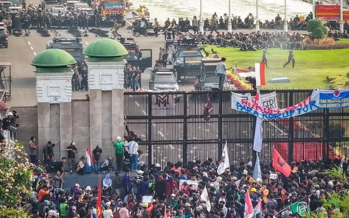 MASSA AMPB BUBAR, LANJUT MAHASISWA DAN PELAJAR
