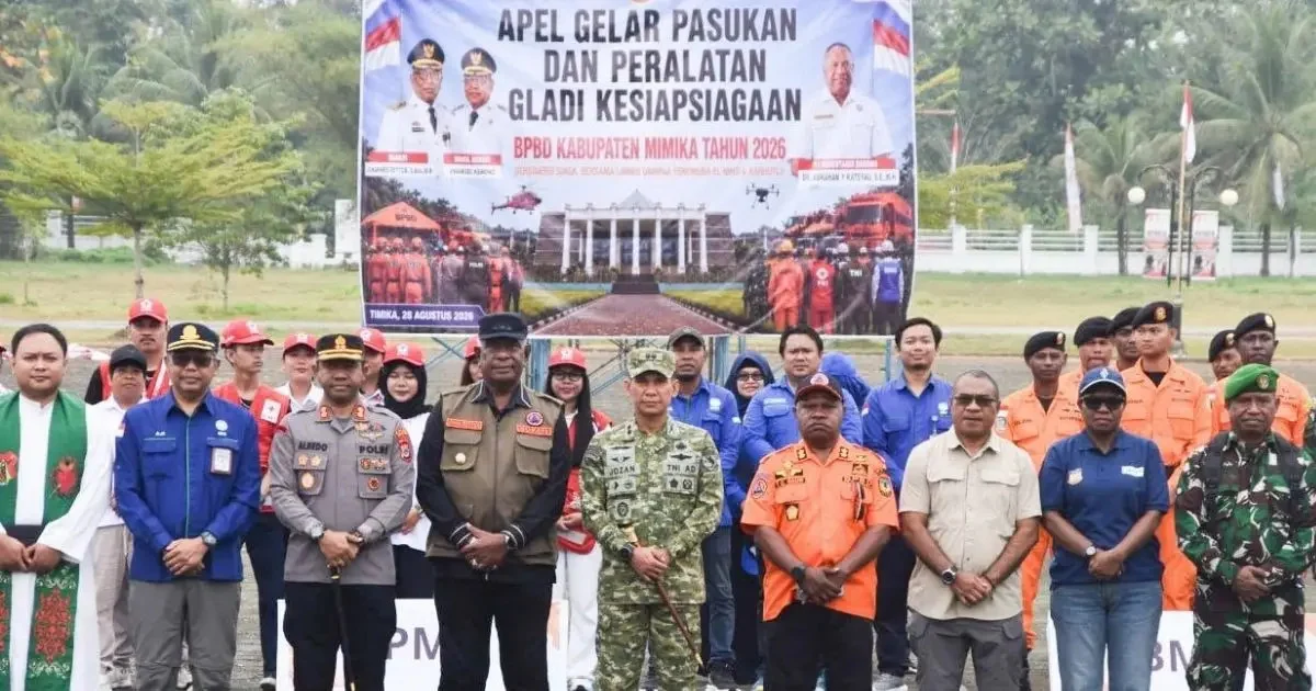 CEGAH BENCANA SEJAK DINI, KODIM 1710/MIMIKA DAN PEMKAB GELAR APEL PASUKAN SERTA SIAGAKAN ALAT UTAMA KARHUTLA