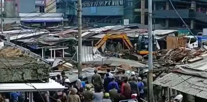 350 LAPAK PEDAGANG DI CISALAK DITERTIBKAN PEMKOT DEPOK