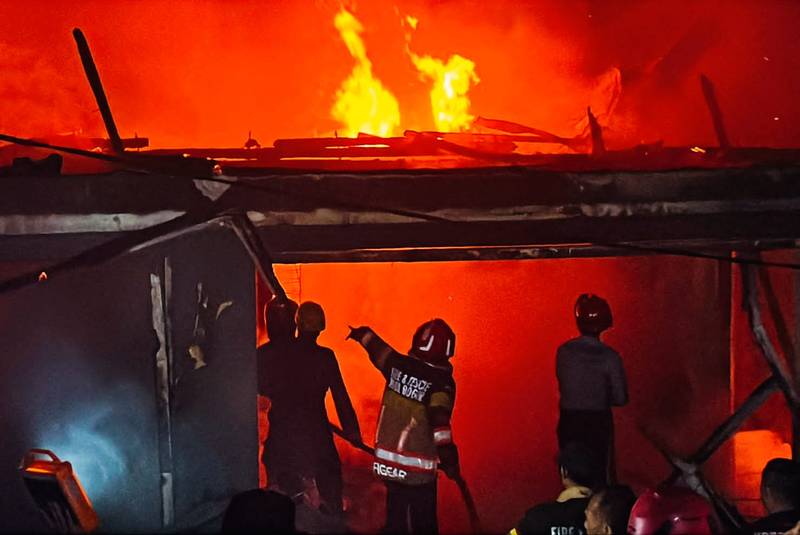 SEORANG IBU MENINGGAL DUNIA SAAT MENYELAMATKAN ANAKNYA DARI KEBAKARAN DI BOGOR