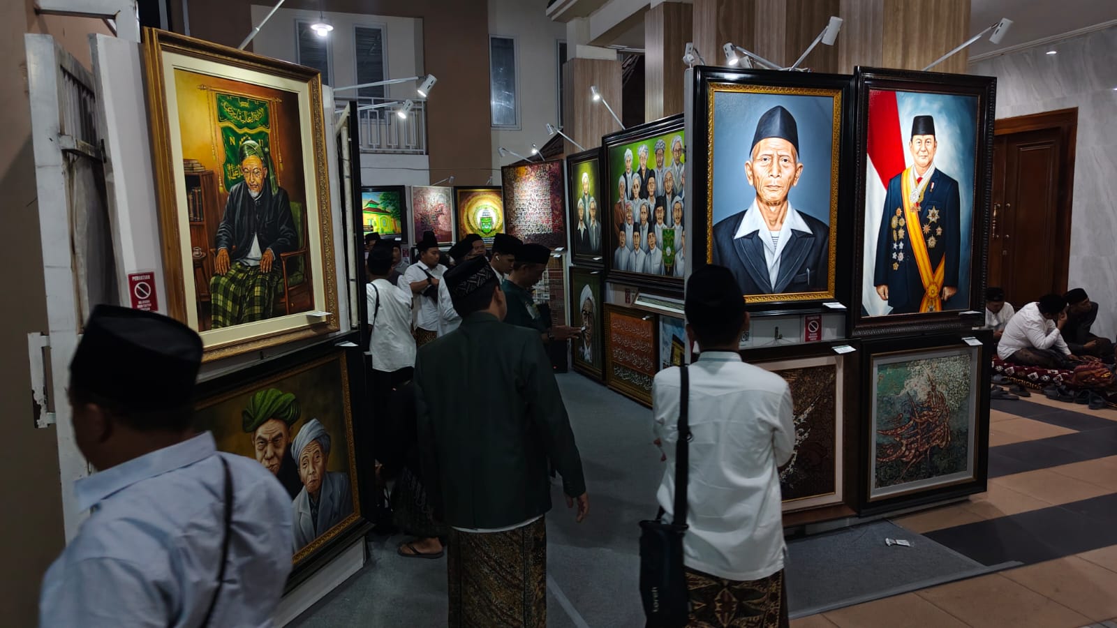 100 KANVAS NU : LUKISAN YANG BICARA SEJARAH DAN IMAM
