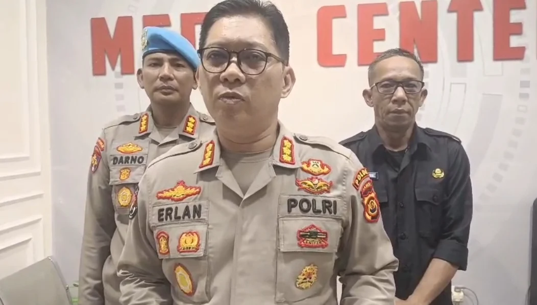 2 OKNUM POLDA JAMBI DITANGKAP, TIPU BISA MASUKKAN BINTARA POLRI, KERUGIAN SENILAI 7, 81 M