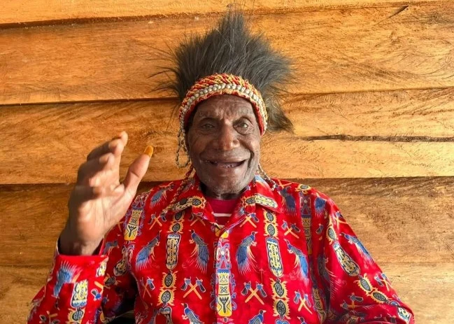 MENUJU HUT KE-81 RI, KEPALA SUKU BESAR KAMORO, AJAK WARGA KIBARKAN MERAJ PUTIH SERENTAK DEMI PAPUA DAMAI