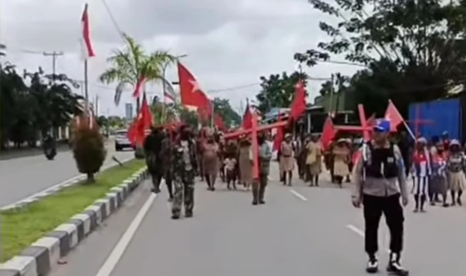 RATUSAN WARGA KNPB MIMIKA LONG MART DAMAI DI TIMIKA, SERUKAN ASPIRASI DI KANTOR DPRK