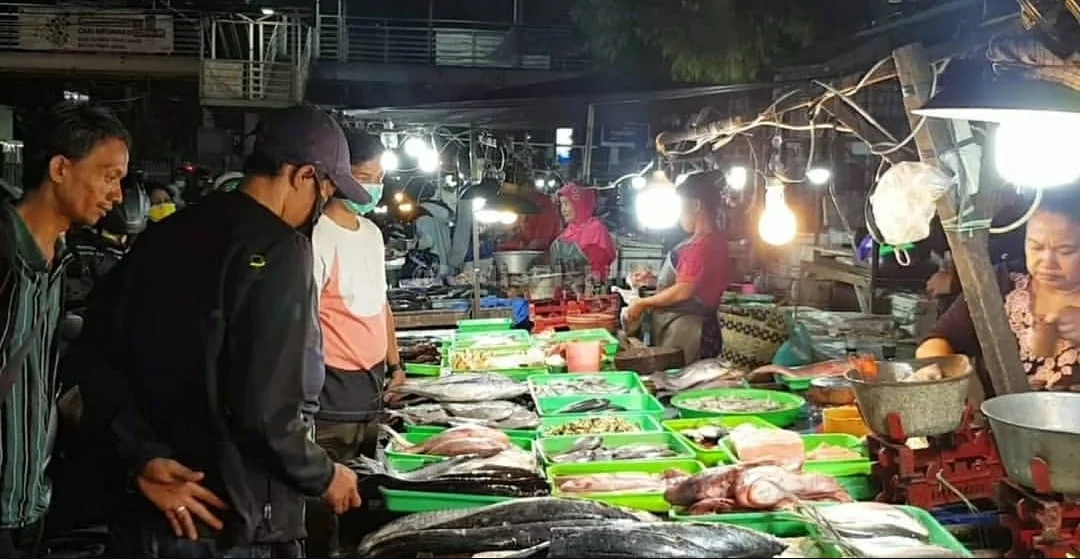 RATUSAN PEDAGANG IKAN KRAMAT JATI AKAN DI PINDAHKAN KE LOKBIN
