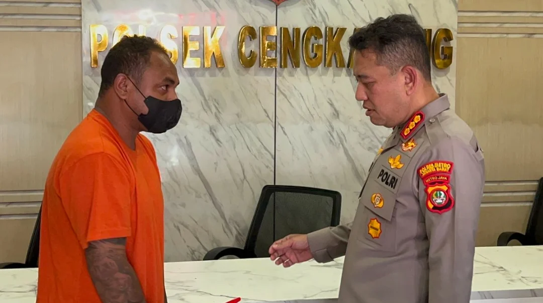 DEBT COLECTOR PAKSA MASUK MOBIL DAN ANCAM DI JALAN, BUNTUTNYA CEKCOK DI POLSEK
