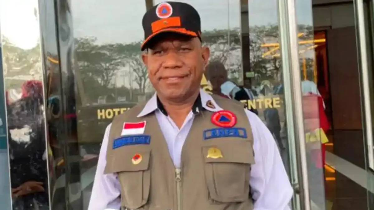 BAHU-MEMBAHU DI TENGAH KETERBATASAN: TIM GABUNGAN TNI-POLRI DAN BPBD JINAKKAN KARHUTLA 10 HEKTARE DI SORONG