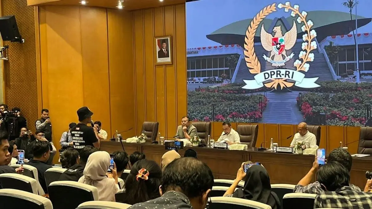 MASSA AKSI AMPB AUDIENSI DENGAN DPR RI DI SENAYAN