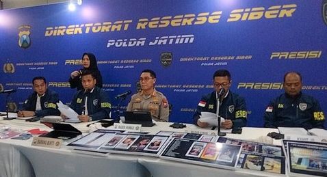POLISI BONGKAR PRAKTIK ARISAN ONLINE BODONG SENILAI RP 71 MILIAR DI JAWA TIMUR