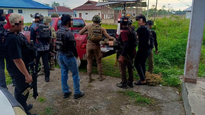 DUA TERSANGKA KASUS PEMBUNUHAN BRIPKA FREDY TEWAS DALAM PENINDAKAN DI YAHUKIMO