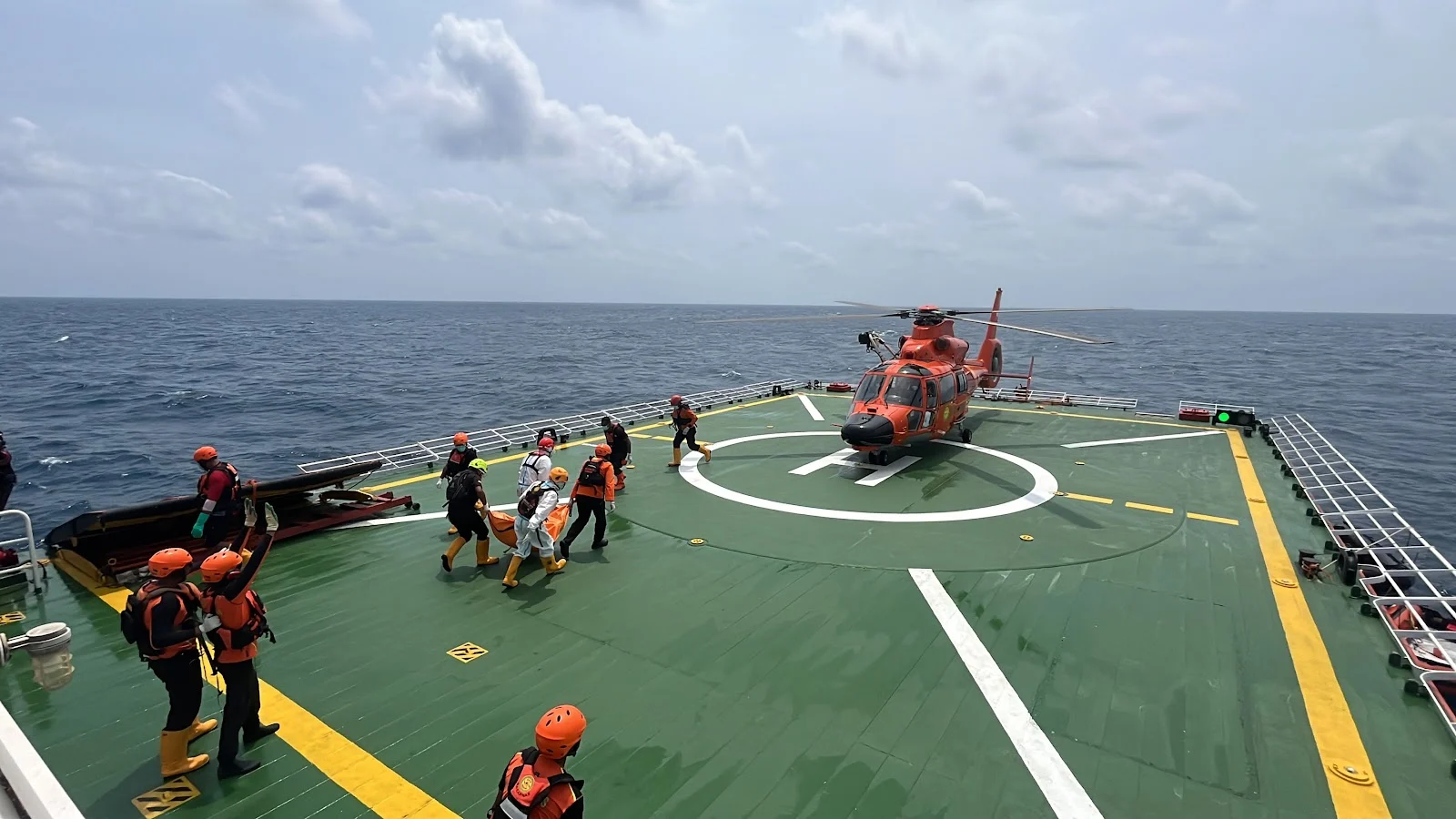 HARI KE-14 OPERASI SAR KM VIRGO TRANSPORT 8 TEMUKAN LAGI 11 JASAD 71 KORBAN MASIH HILANG DI LAUT JAWA