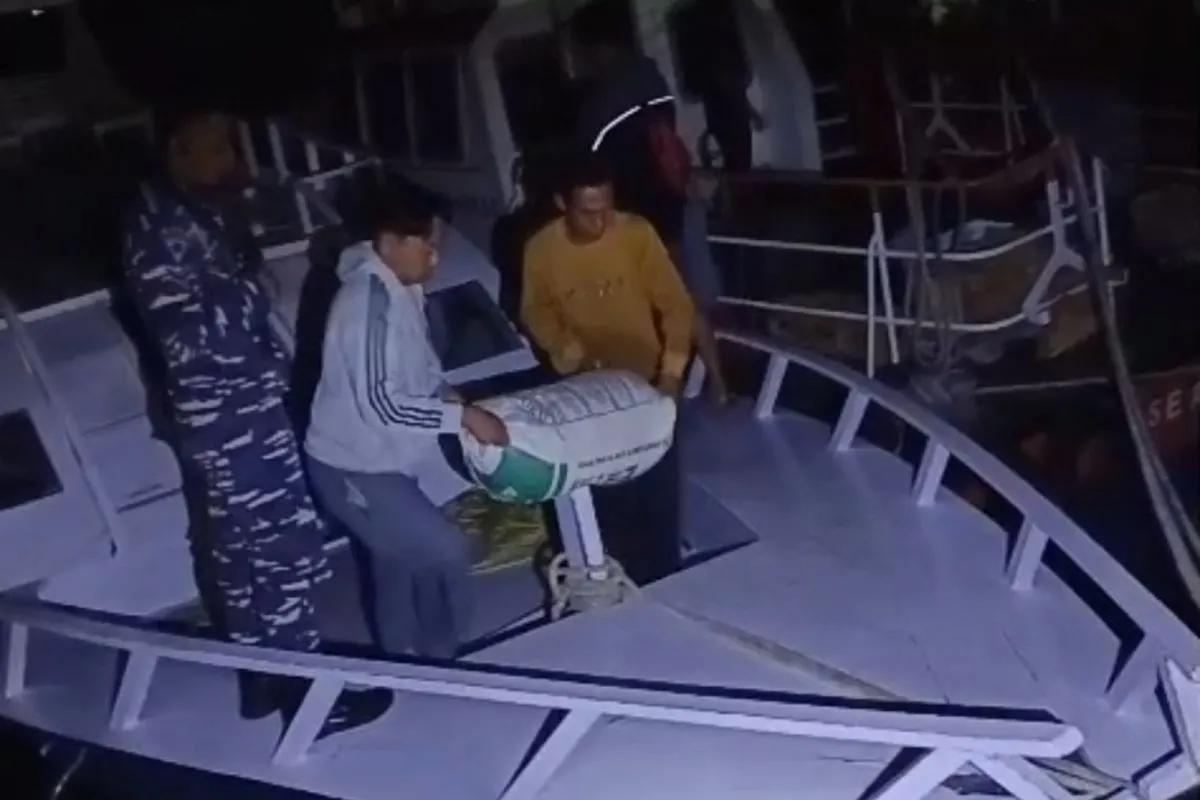 LANAL GORONTALO GAGALKAN PENYELUNDUPAN 3 TON SIANIDA DARI FILIPINA DI PELABUHAN KWANDANG